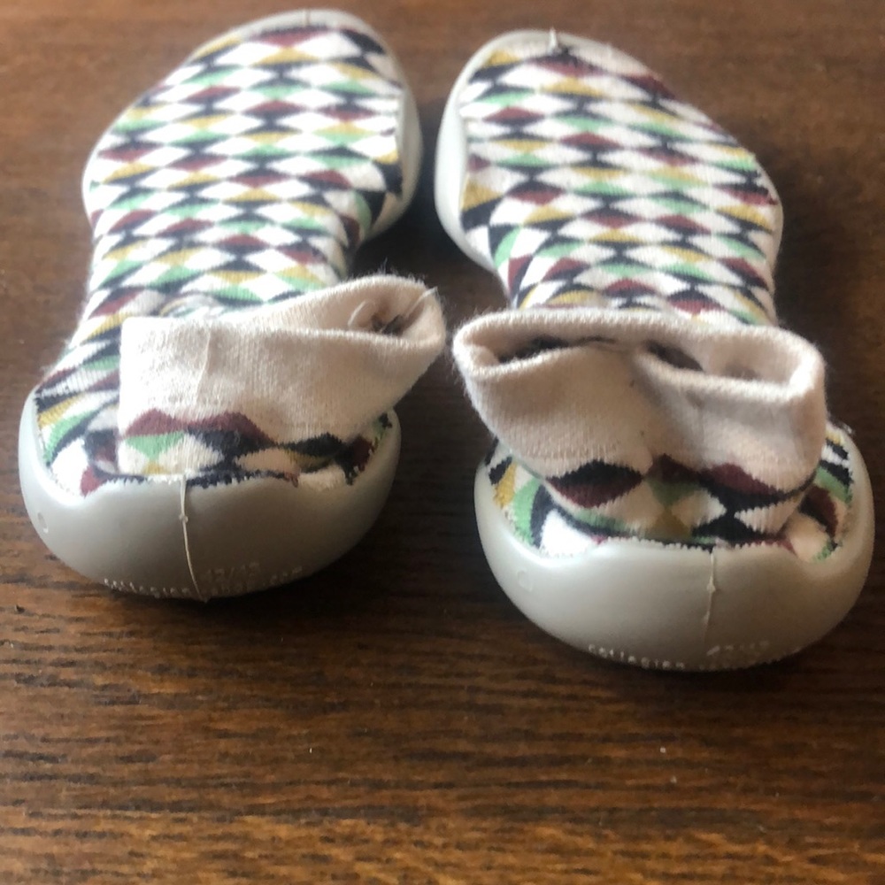 Slippers - Picture 3 of 4